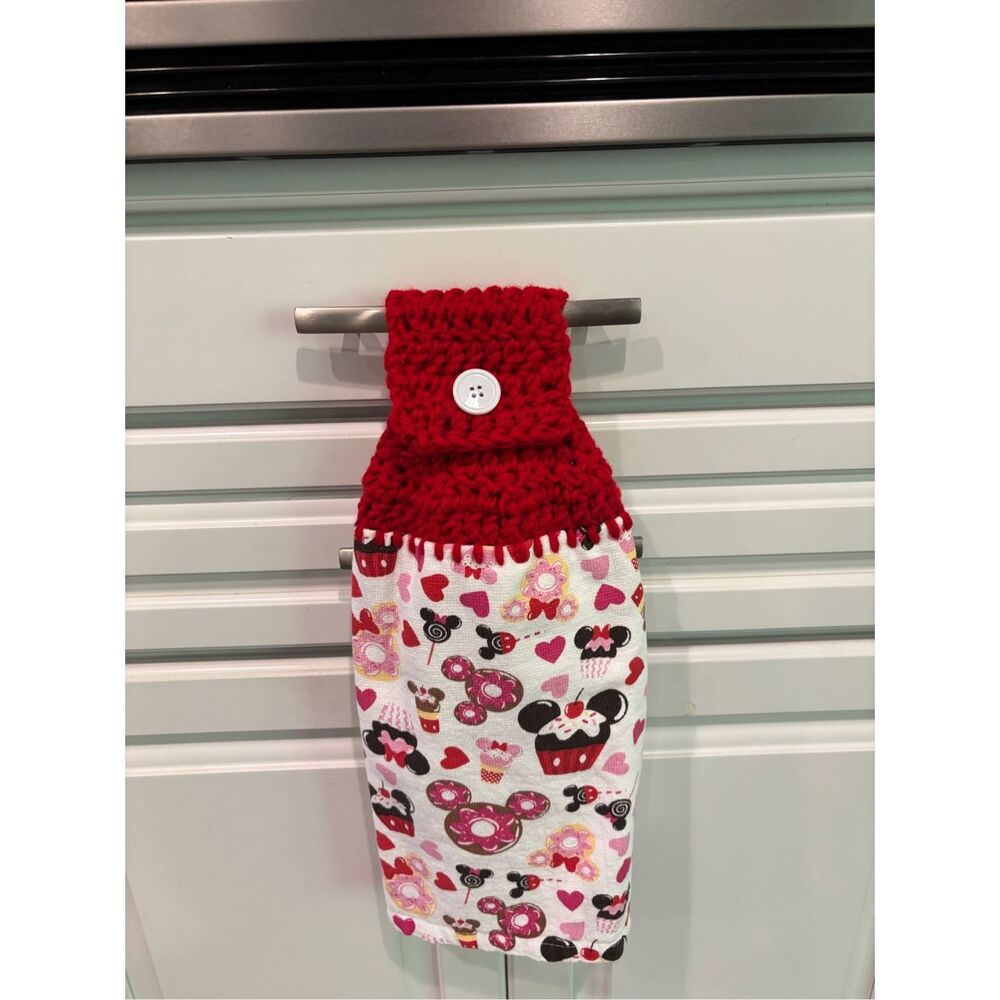 Crochet Top Kitchen Towel-mickey/minnie cupcakes